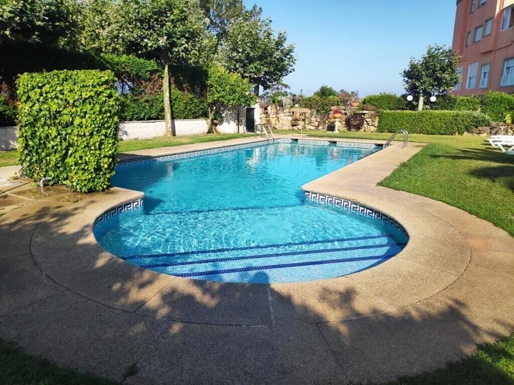 Отель Apartamentos Revolta Sanxenxo 3000 3*