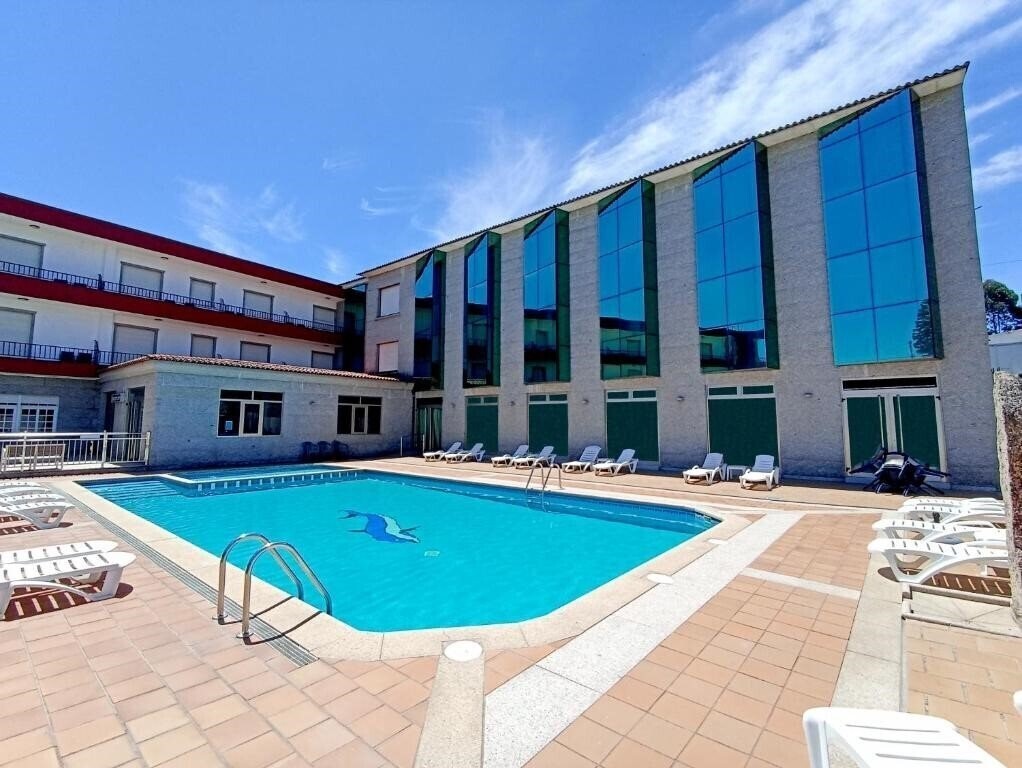 Отель Hotel Galaico Sanxenxo 2*