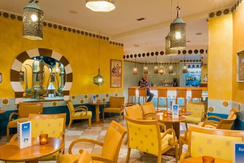 Фотографія Monopol 3*