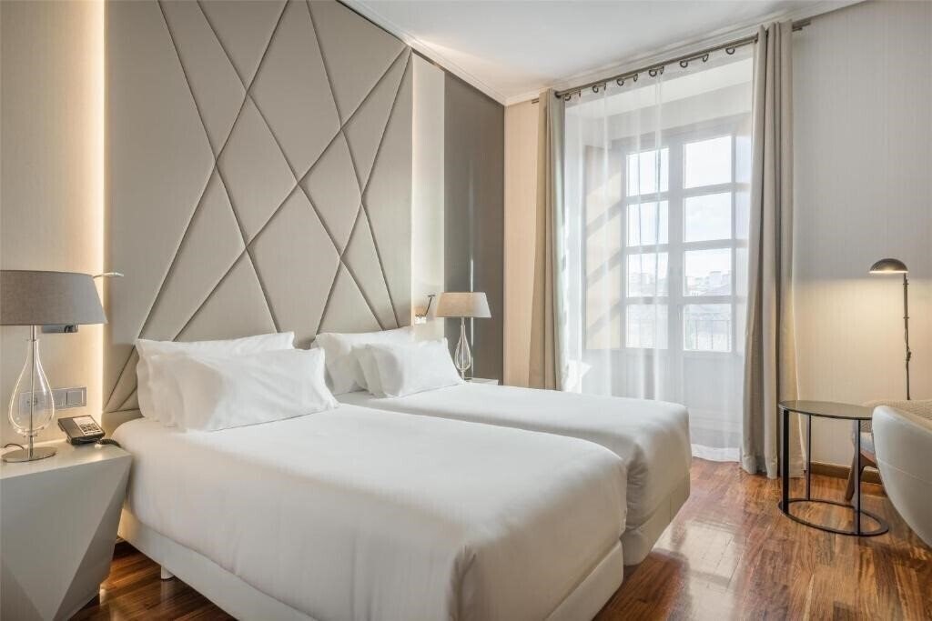 Zdjęcie Nh Palacio De Castellanos 4*