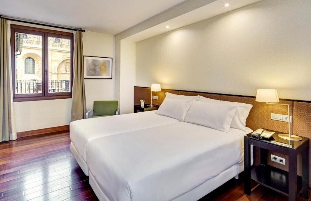 Hotel Nh Salamanca Puerta De La Catedral 4*