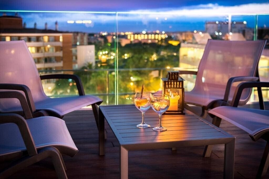 Картинка H10 Vintage Salou 4*