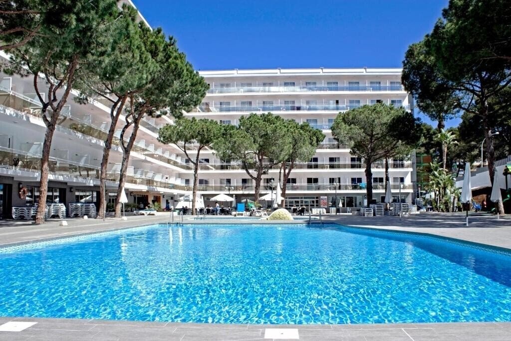 Готель Best Oasis Park Hotel 4*