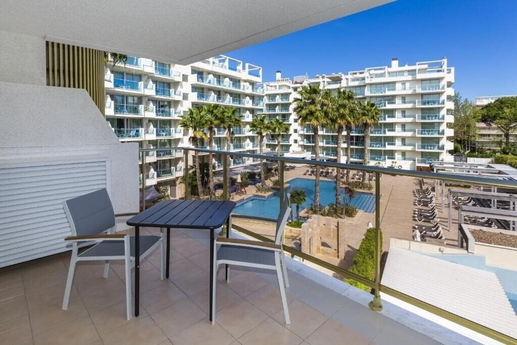 Готель Acacias Apartamentos Salou 3*