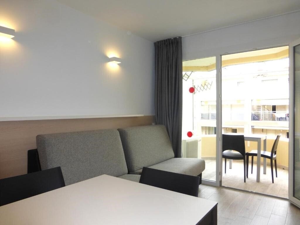 Zdjęcie Rentalmar Alboran Apartamentos 2*