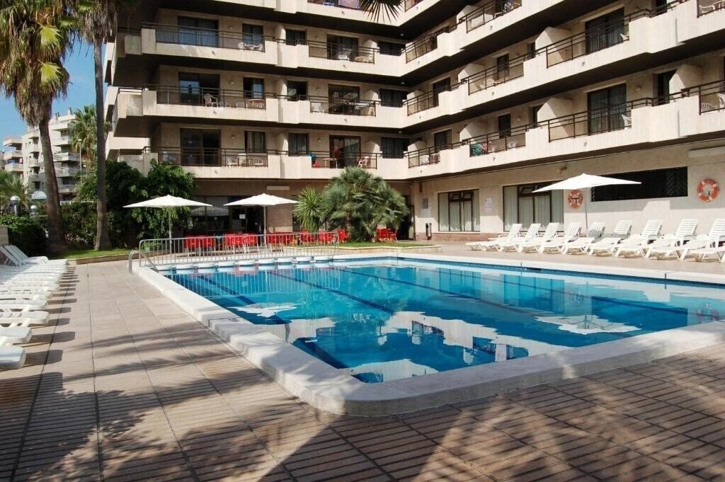 Готель Apartaments Cye Salou 3*