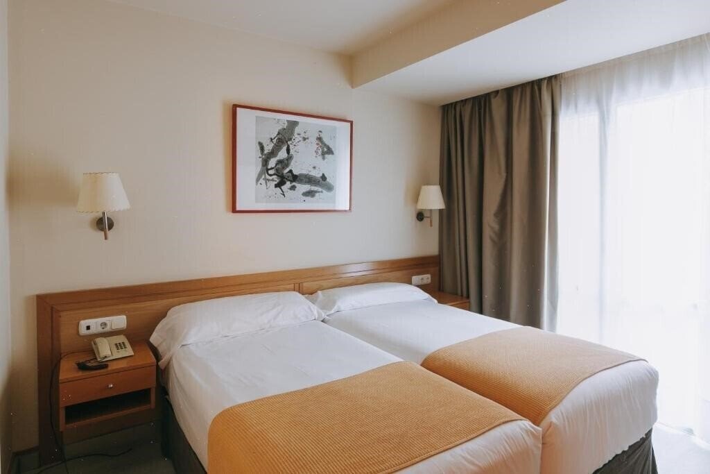 Готель Zaragoza Plaza Hotel Donostia San Sebastian 2*