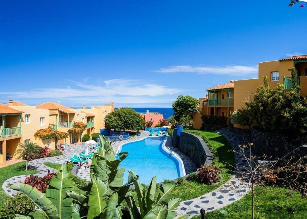 Zdjęcie Apartamentos La Caleta 3*
