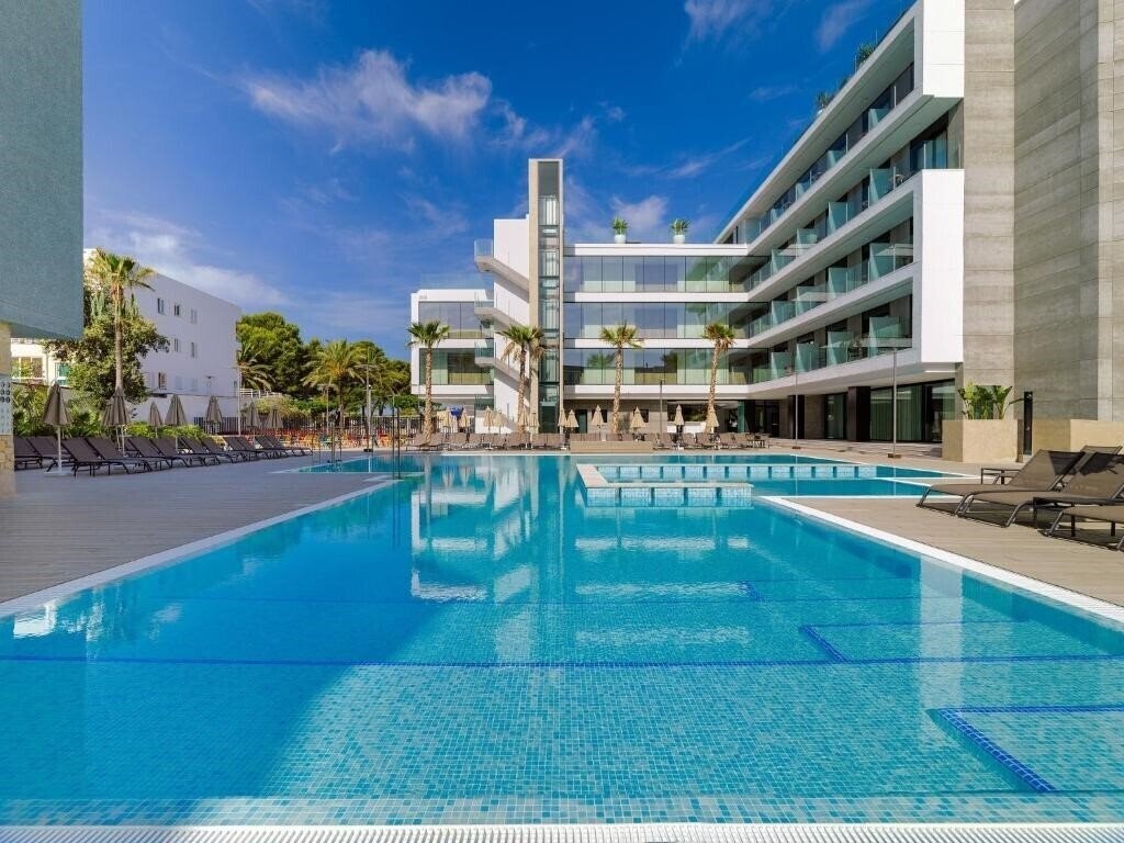 Фотографія H10 Playas De Mallorca 4*