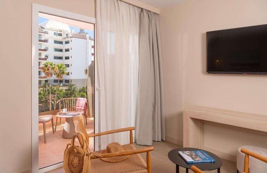 Фотография Aqua Hotel The Breeze (Adults Only 18+) 4*