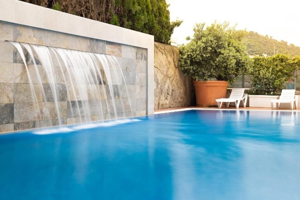 Готель Serhs Sant Jordi 3*