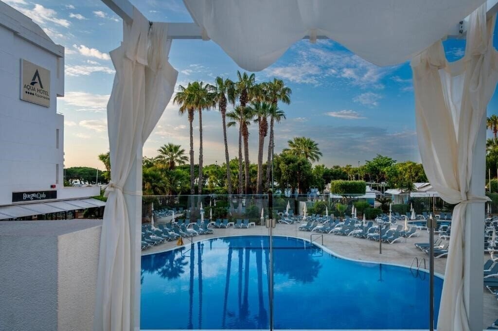 Фото Santa Susanna Apartotel 3*