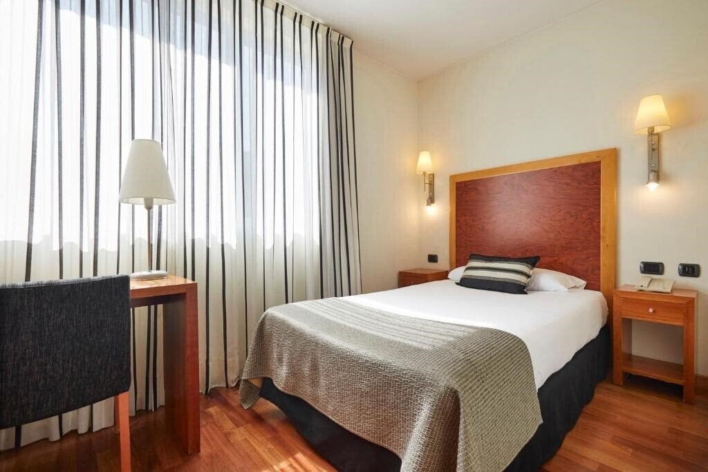Hotel Eurostars Plaza Delicias 3*
