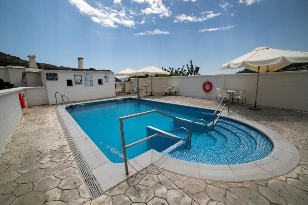 Готель Villa Turistica De Bubion 3*
