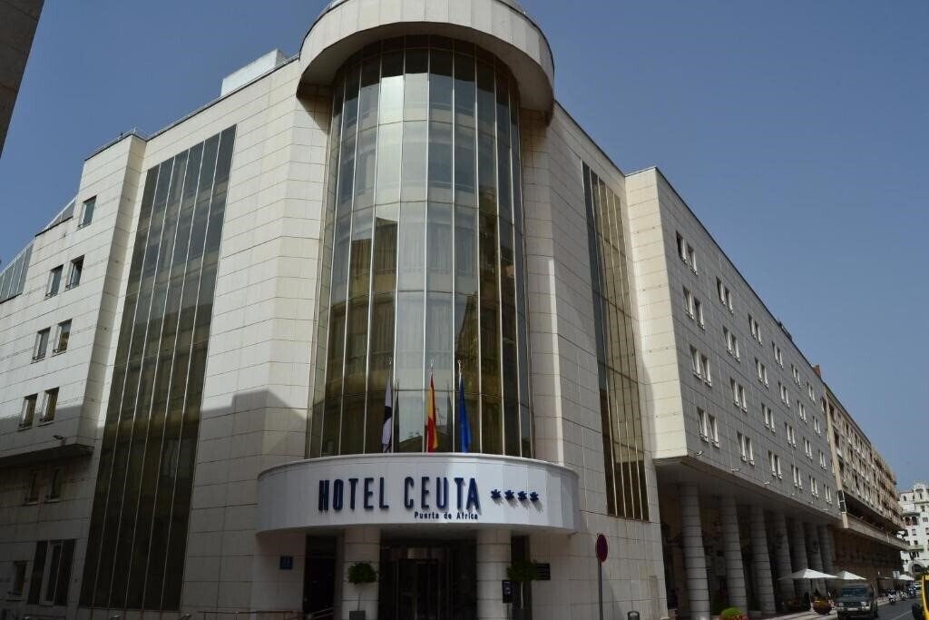 Zdjęcie Hotel Ceuta Puerta De Africa 4*