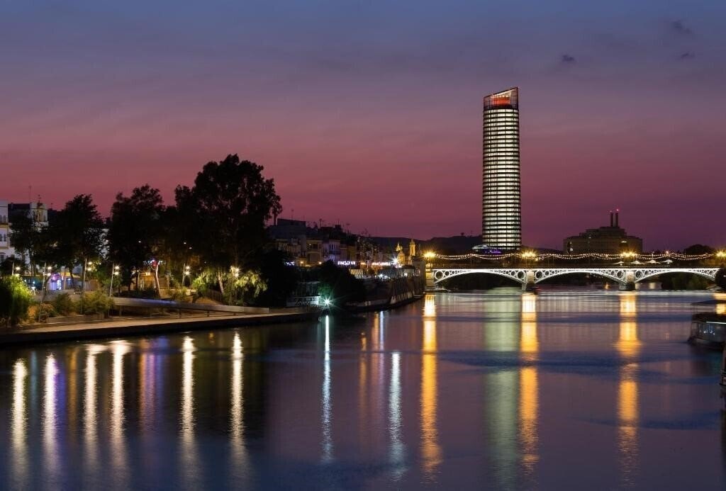 Hotel Eurostars Torre Sevilla 5*