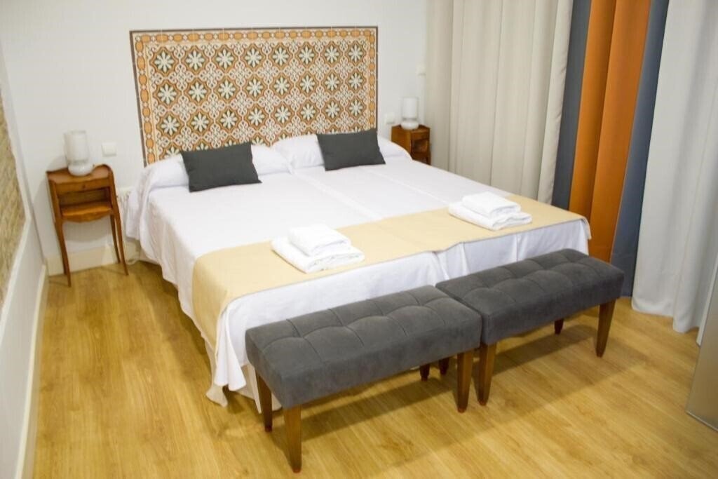 Готель Life Apartments Alberto Lista 3*