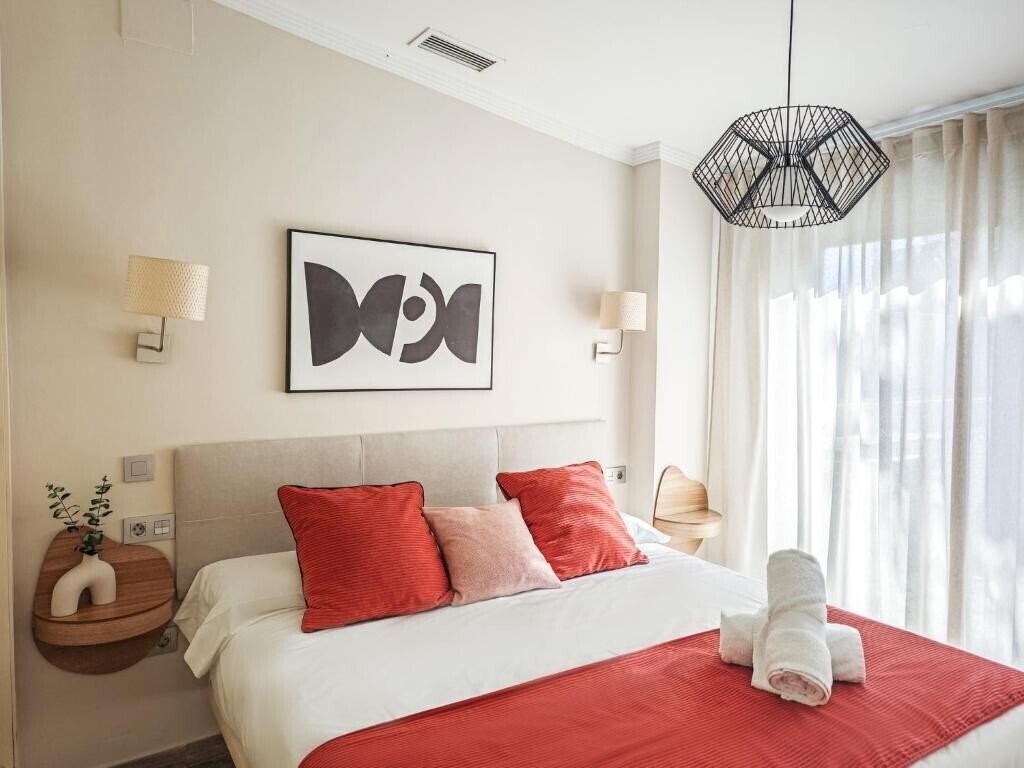 Hotel Apartamentos Torre De La Plata 3*