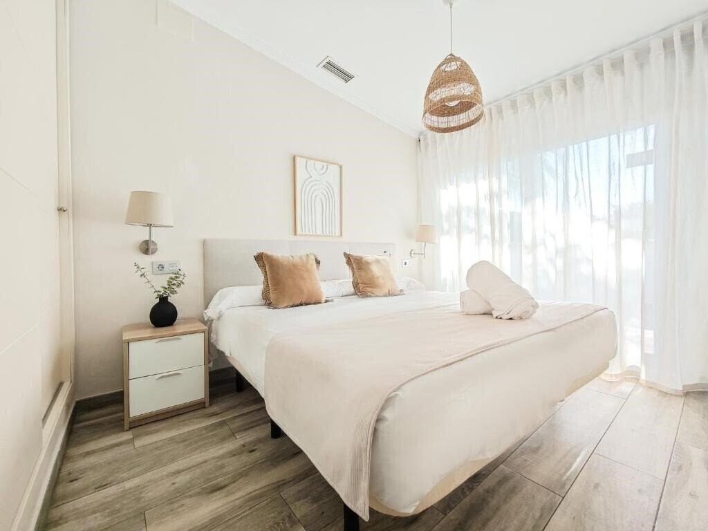 Zdjęcie Apartamentos Torre De La Plata 3*