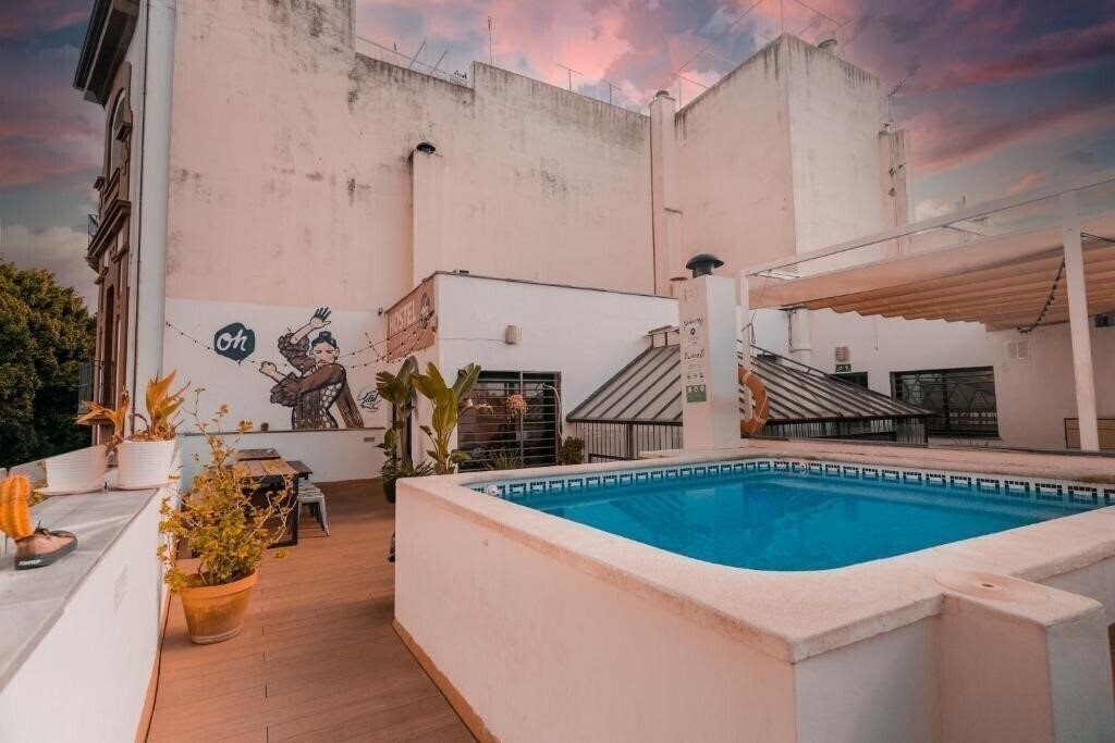 Zdjęcie Oasis Backpackers Hostel Sevilla 2*