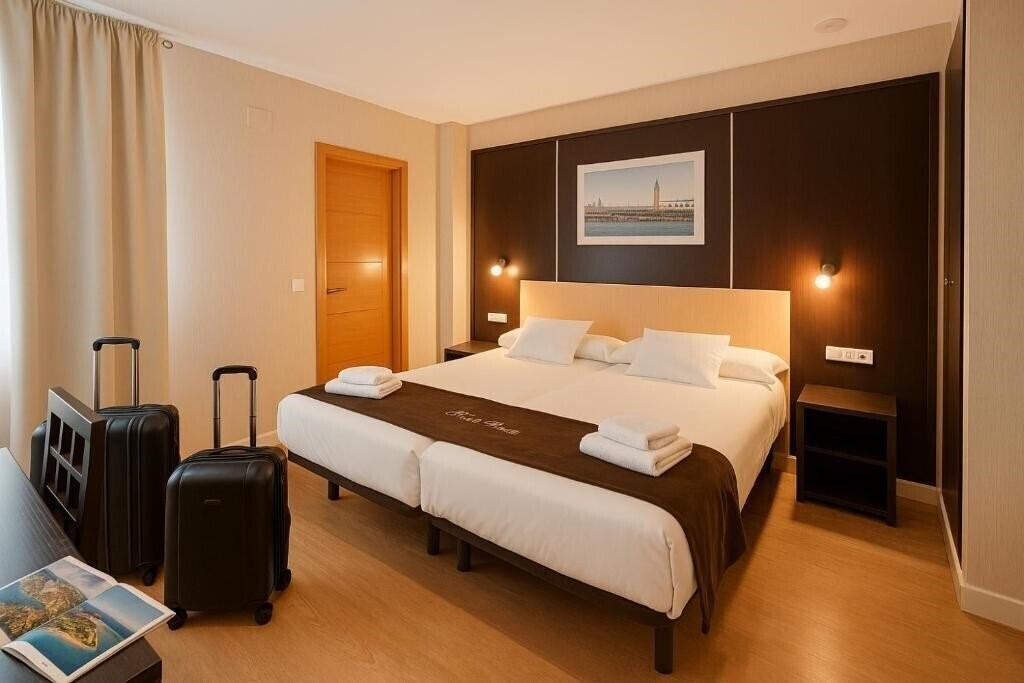 Готель Plaza Sevilla 3*