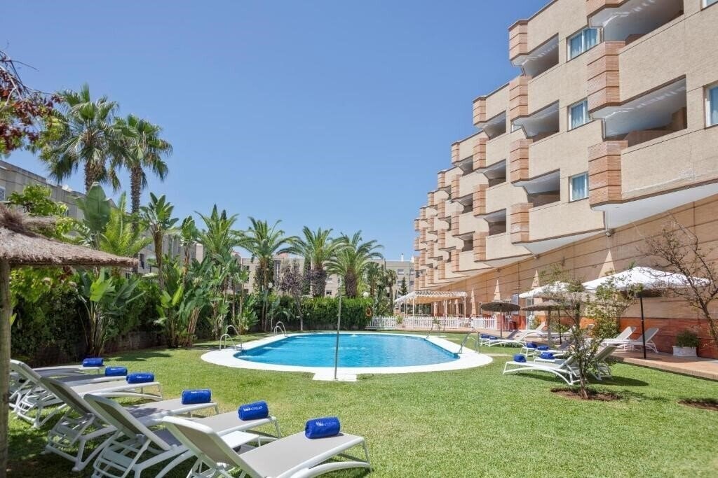 Zdjęcie Hotel Trh La Motilla Business & Cultural 4*