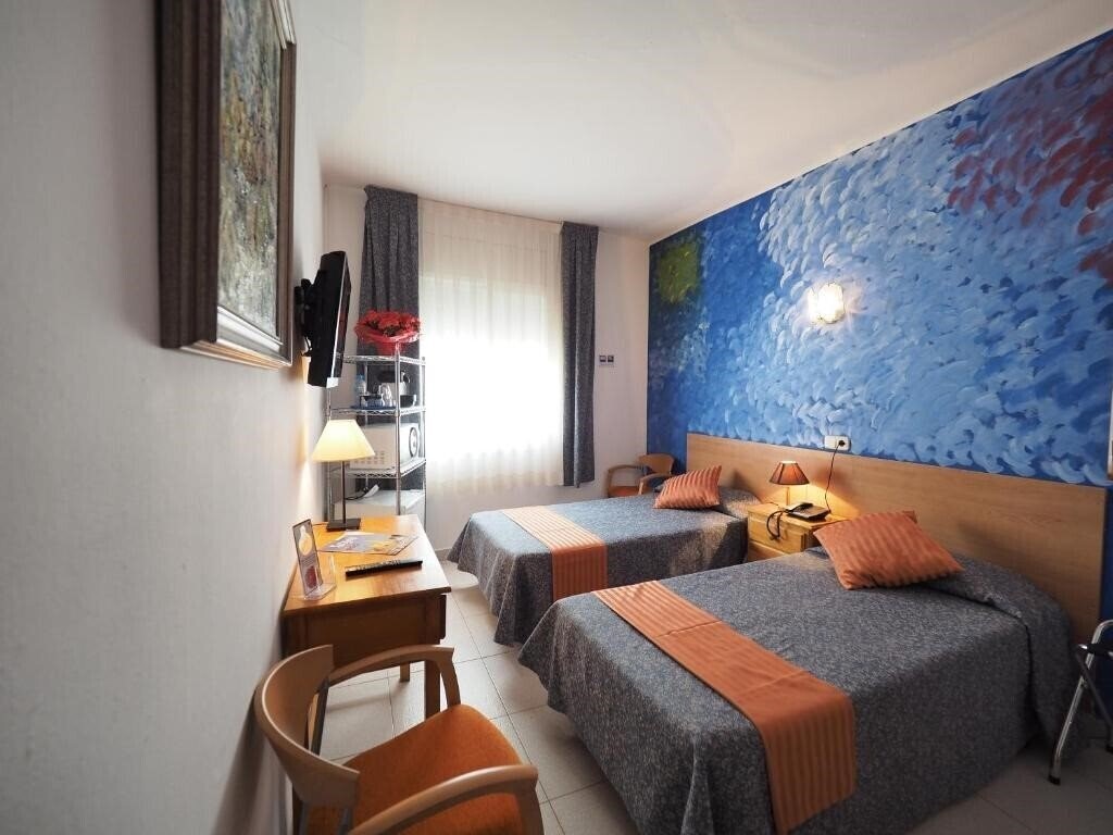 Zdjęcie Hotel Montserrat 2*