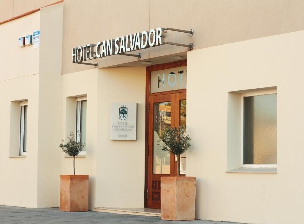 Отель Can Salvador 3*
