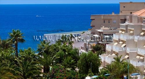 Отель Apartamentos Tropical Park 4*
