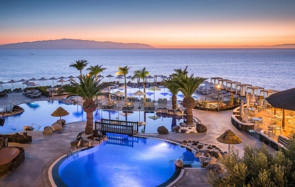 Hotel Barcelo Santiago 4*