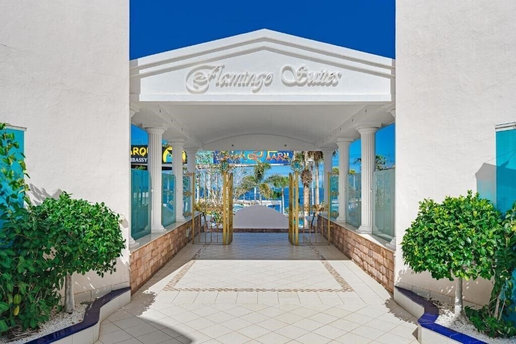 Hotel Flamingo Suites 4*