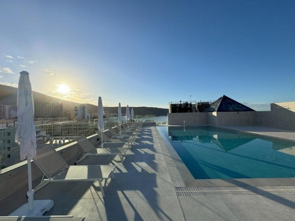 Hotel Reveron Plaza 4*