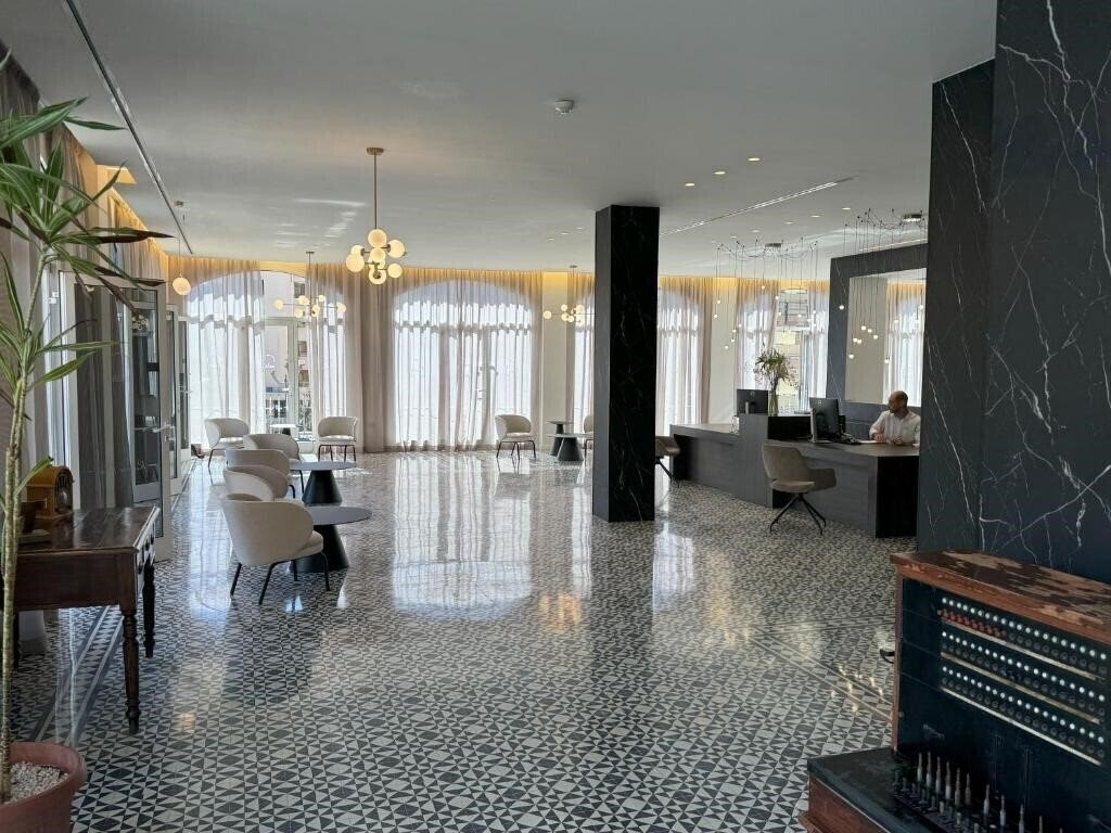 Zdjęcie Reveron Plaza 4*