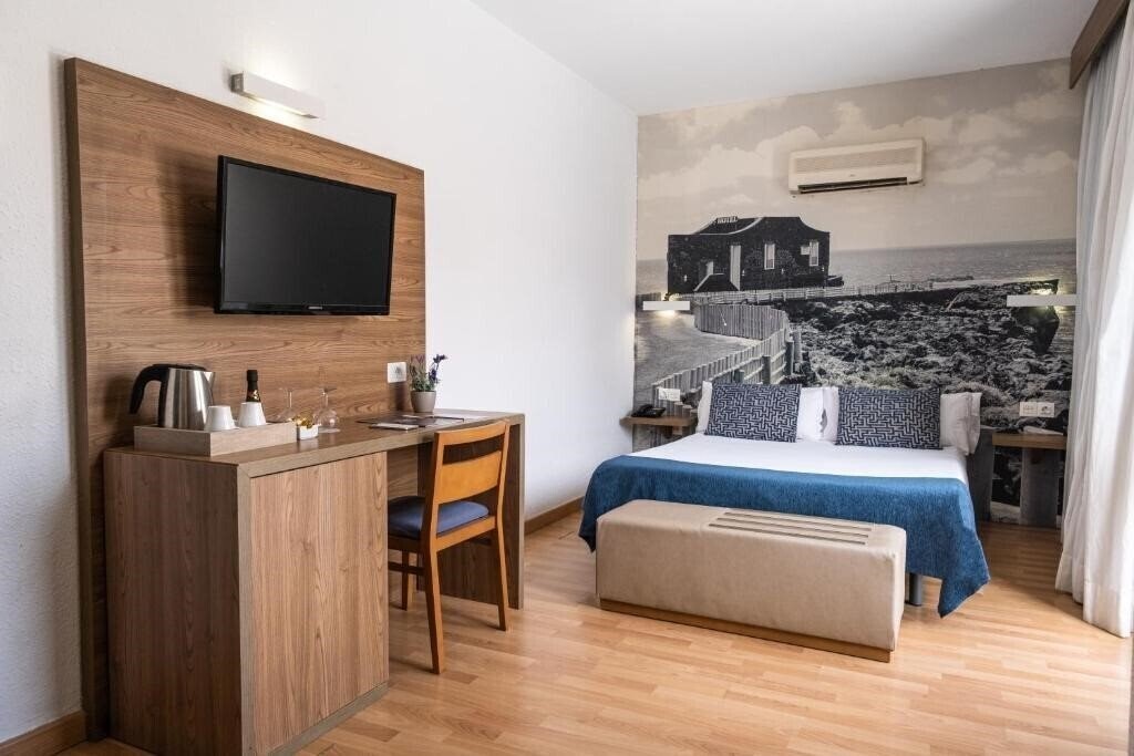 Готель Hotel Adonis Plaza 3*