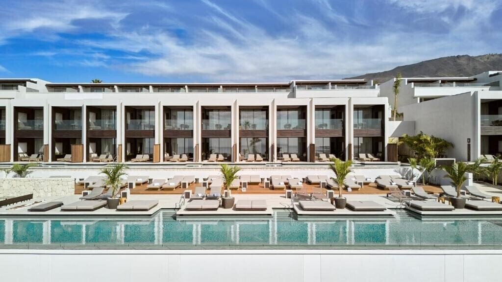 Отель Royal Hideaway Corales Villas 5*