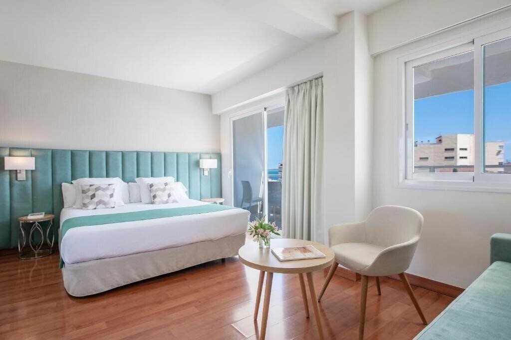 Фотографія Costa Malaga Hotel by Pierre & Vacances 4*