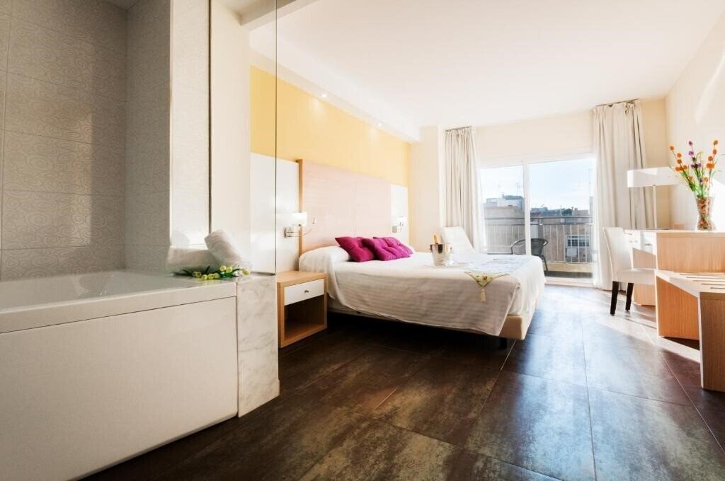 Zdjęcie Fontana Plaza 3*