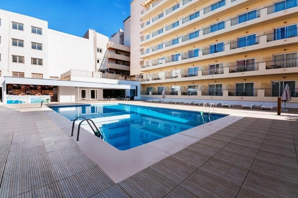 Hotel Fontana Plaza 3*