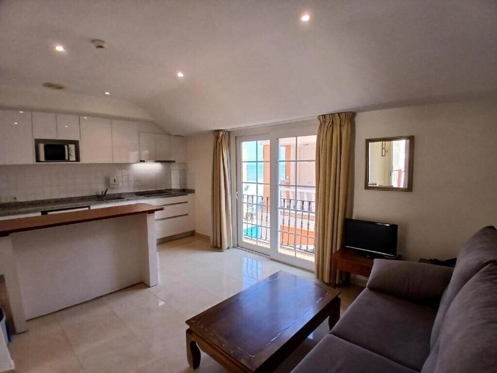 Картинка Lloyds Beach Club 3*