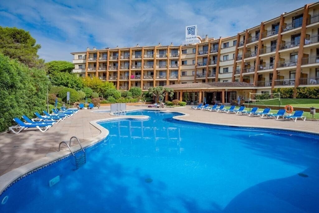 Готель GHT Tossa Park Aparthotel 3*