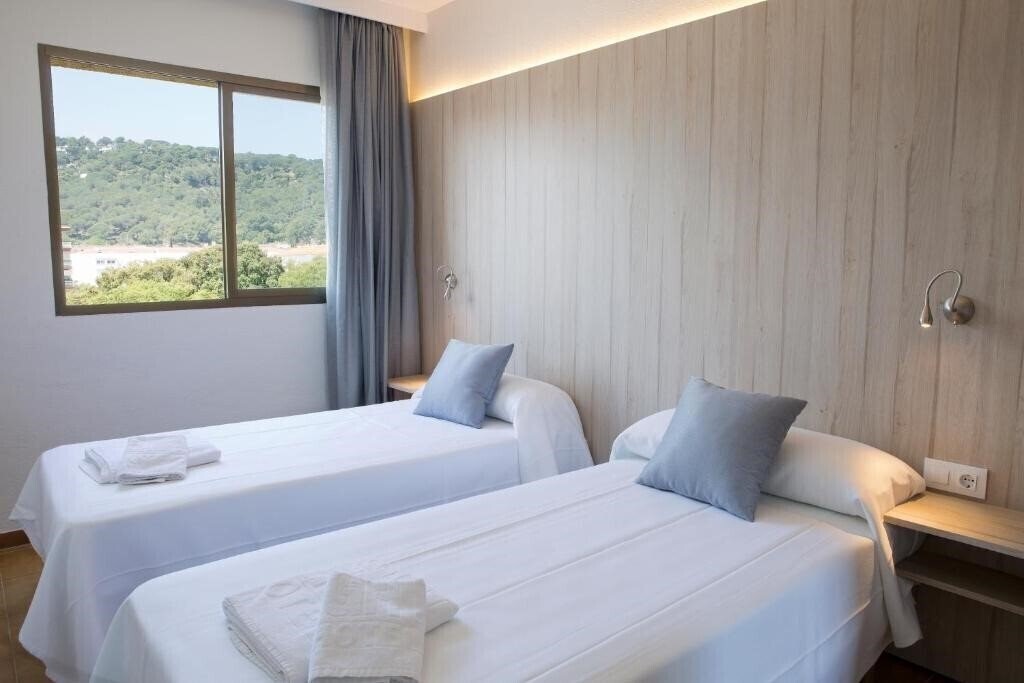 Фото GHT Tossa Park Aparthotel 3*