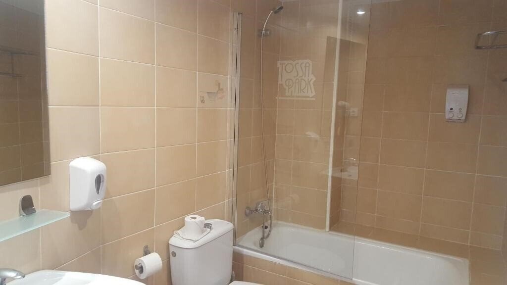 Фотографія GHT Tossa Park Aparthotel 3*