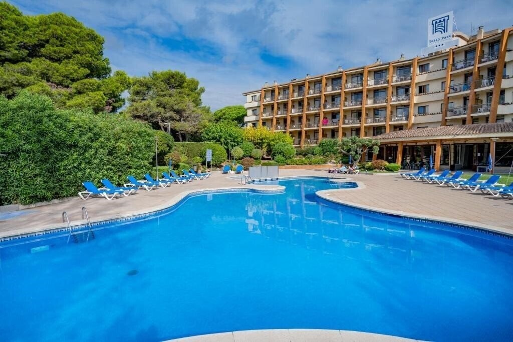 Зображення GHT Tossa Park Aparthotel 3*