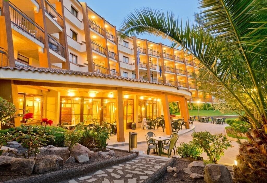 Hotel GHT Tossa Park Aparthotel 3*