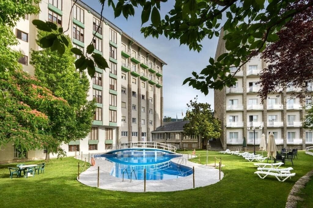 Zdjęcie Gran Hotel De Jaca 3*
