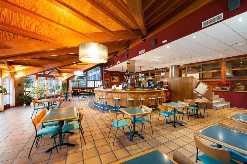 Zdjęcie Sommos Hotel Benasque SPA (ex. Gran Hotel Benasque) 3*