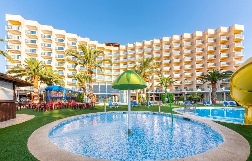 Готель Port Denia 3*