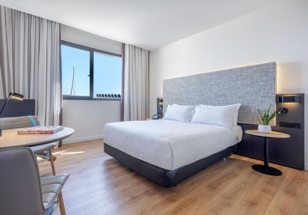 Zdjęcia Tryp Valencia Oceanic 4*