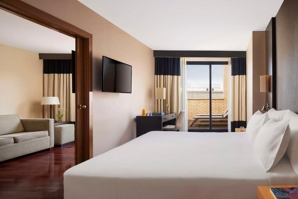 Hotel Nh Ciudad De Valencia 3*