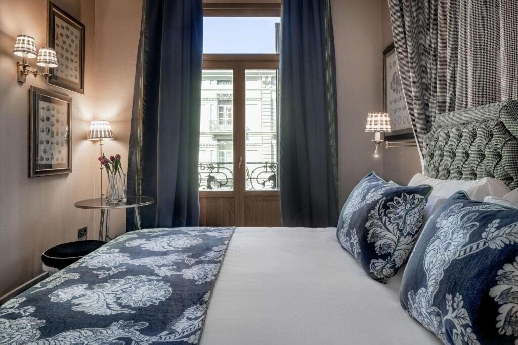 Hotel NH Collection Valencia Colon 4*